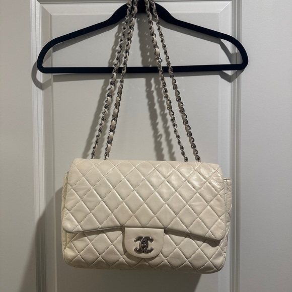 Chanel Single Flap Quilted Lambskin Shoulder Bag - Picture 1 of 11